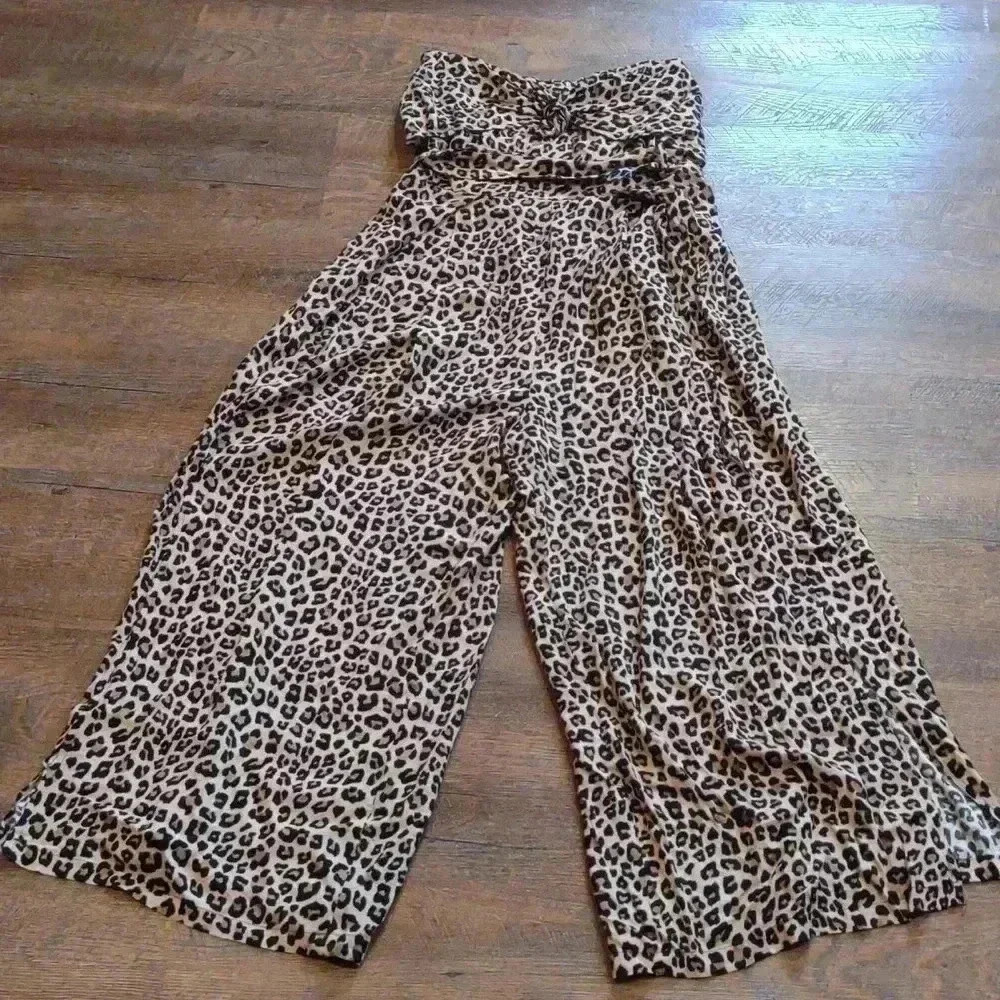 Simplee Women's Small leopard print strapless jumpsuit